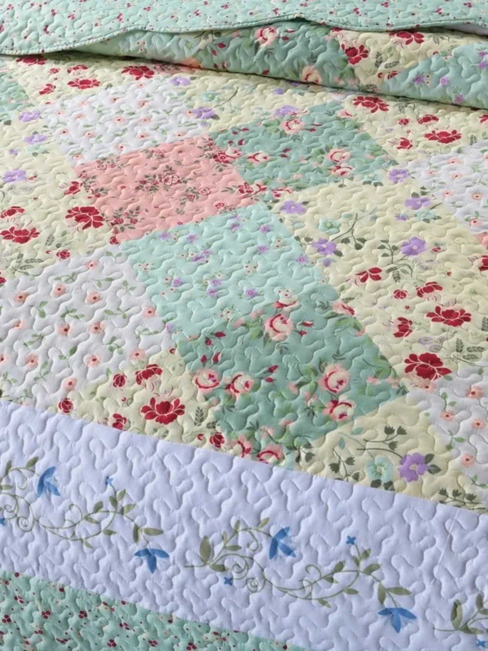 Floral Patchwork king 3 piece Quilt Set - Mint Green